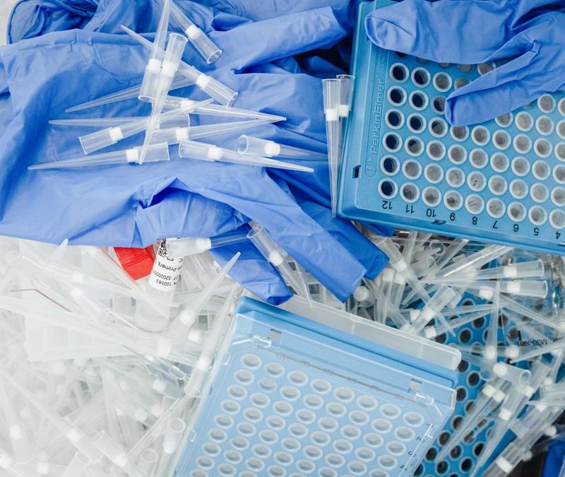 how to dispose of chemical waste in a lab